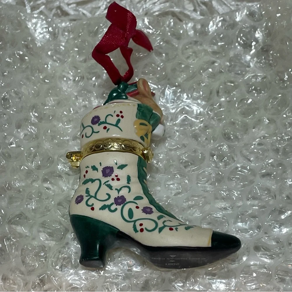 Hallmark Keepsake Ornament Fashion Afoot Joanne Eschrich 2001 Collector's Series